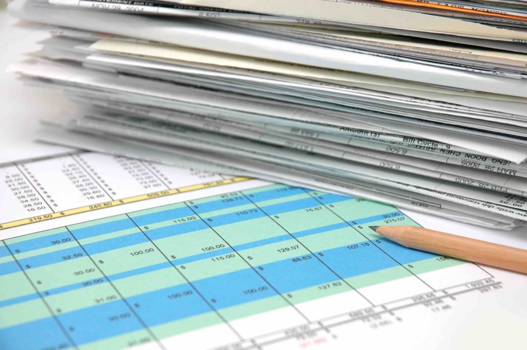 قد يتساءل أحدهم، أليس استخدام جداول البيانات أوSpreadsheets كافيًا؟   